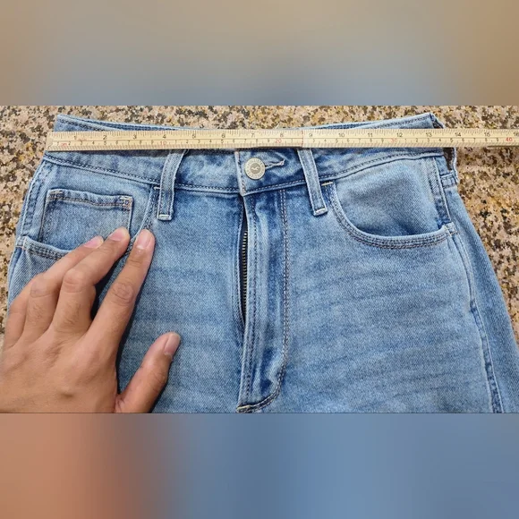 Hollister Curvy Ultra High Rise Size 4S (Sz 4-5) W27S Vintage Straight Jeans - Picture 8 of 10